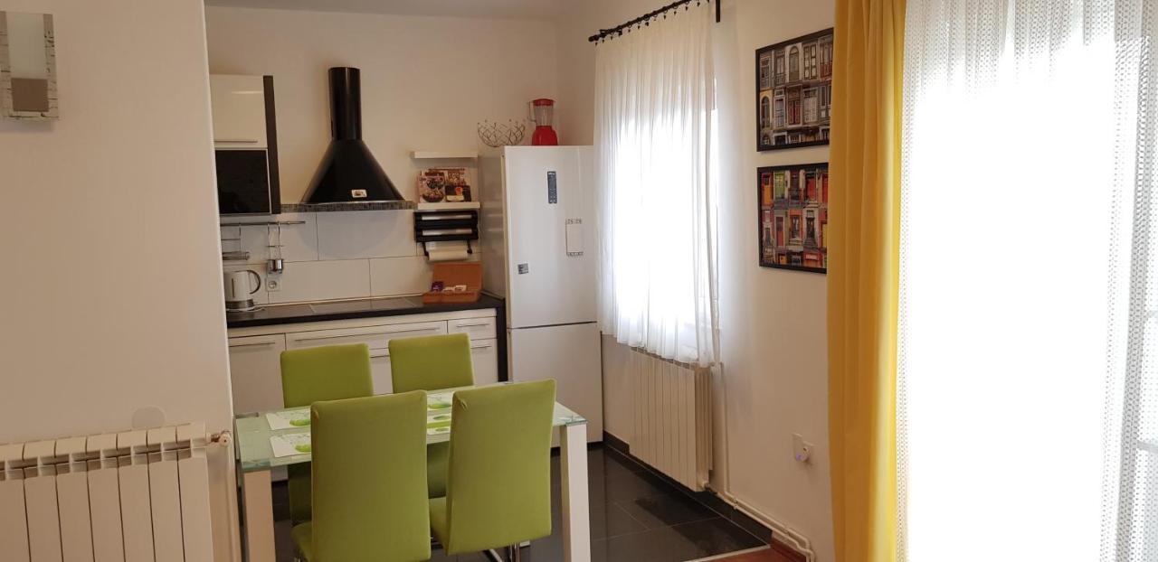 Apartman I Studio Apartman Majoli Kukuljanovo Ngoại thất bức ảnh
