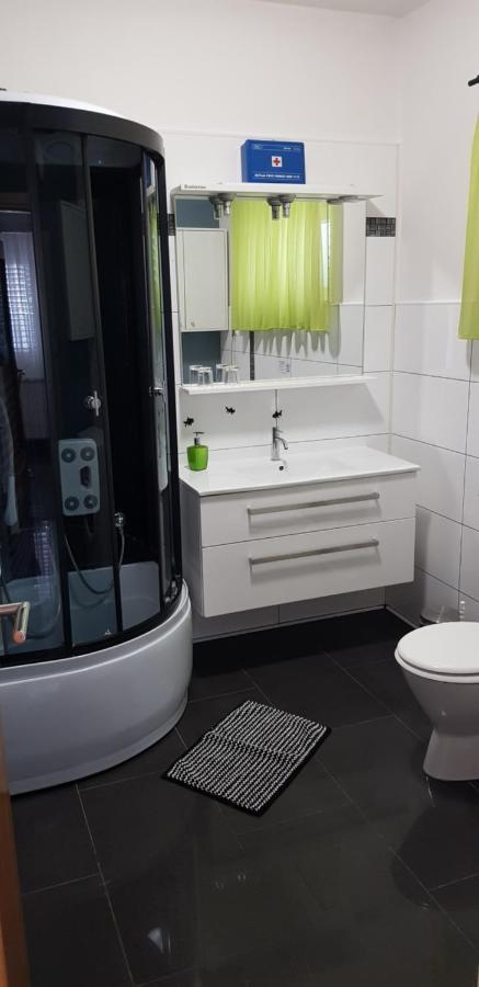 Apartman I Studio Apartman Majoli Kukuljanovo Ngoại thất bức ảnh