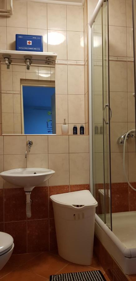 Apartman I Studio Apartman Majoli Kukuljanovo Ngoại thất bức ảnh
