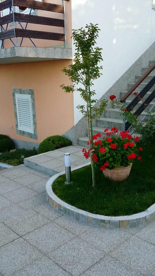 Apartman I Studio Apartman Majoli Kukuljanovo Ngoại thất bức ảnh
